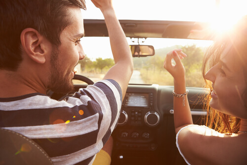 男友達と旅行に行くのはあり?誘ってくる男性の心理とは?恋愛目的?のイメージ