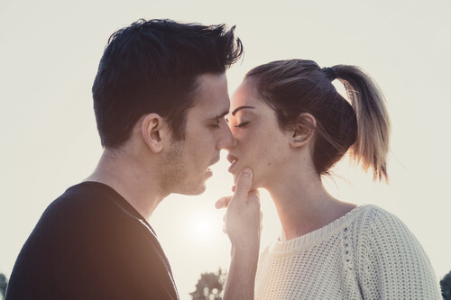 男友達にキスされた!キスした心理と理由・狙いは?【女性必見】のイメージ