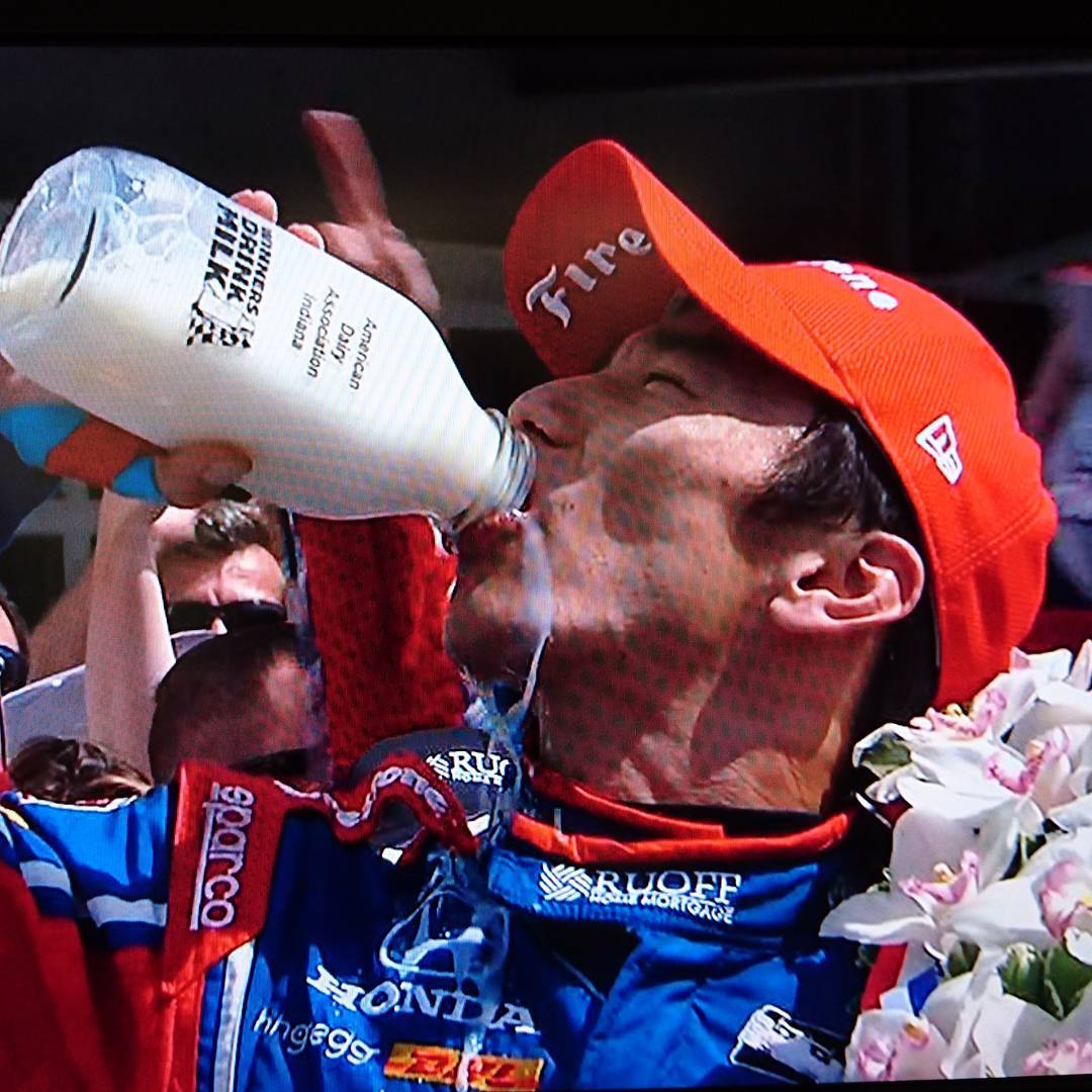 佐藤琢磨(インディ500優勝)の妻は？結婚してるの？【徹底調査】 | Lovely[ラブリー]のイメージ