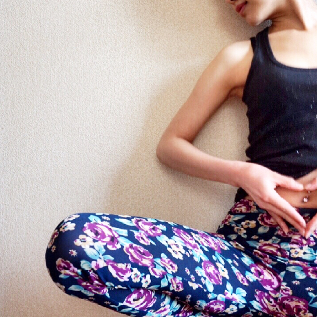 セックス後の腹痛の原因と対処法は？妊娠してるの？病気なの？ | Lovely[ラブリー]のイメージ