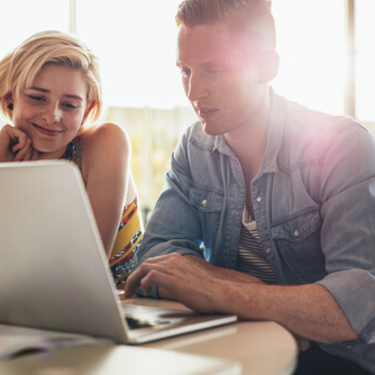 付き合う前のLINE・メール頻度のベストと盛り上がる話題11選！