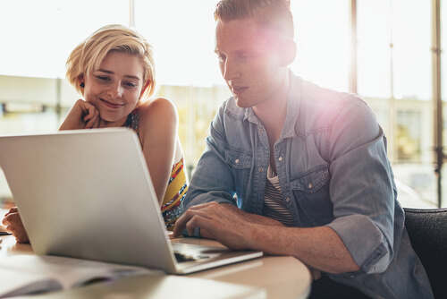 付き合う前のLINE・メール頻度のベストと盛り上がる話題11選!のイメージ