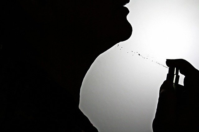 フェロモン香水の効果!付けるとモテるようになるのか?【女子必見】のイメージ