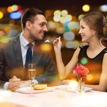 サシ飲みの意味とは？異性の誘い方とデートを成功させるコツ！