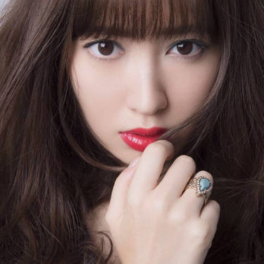 小嶋陽菜(こじはる)の髪型を真似したい！美容院でのオーダー＆セット方法