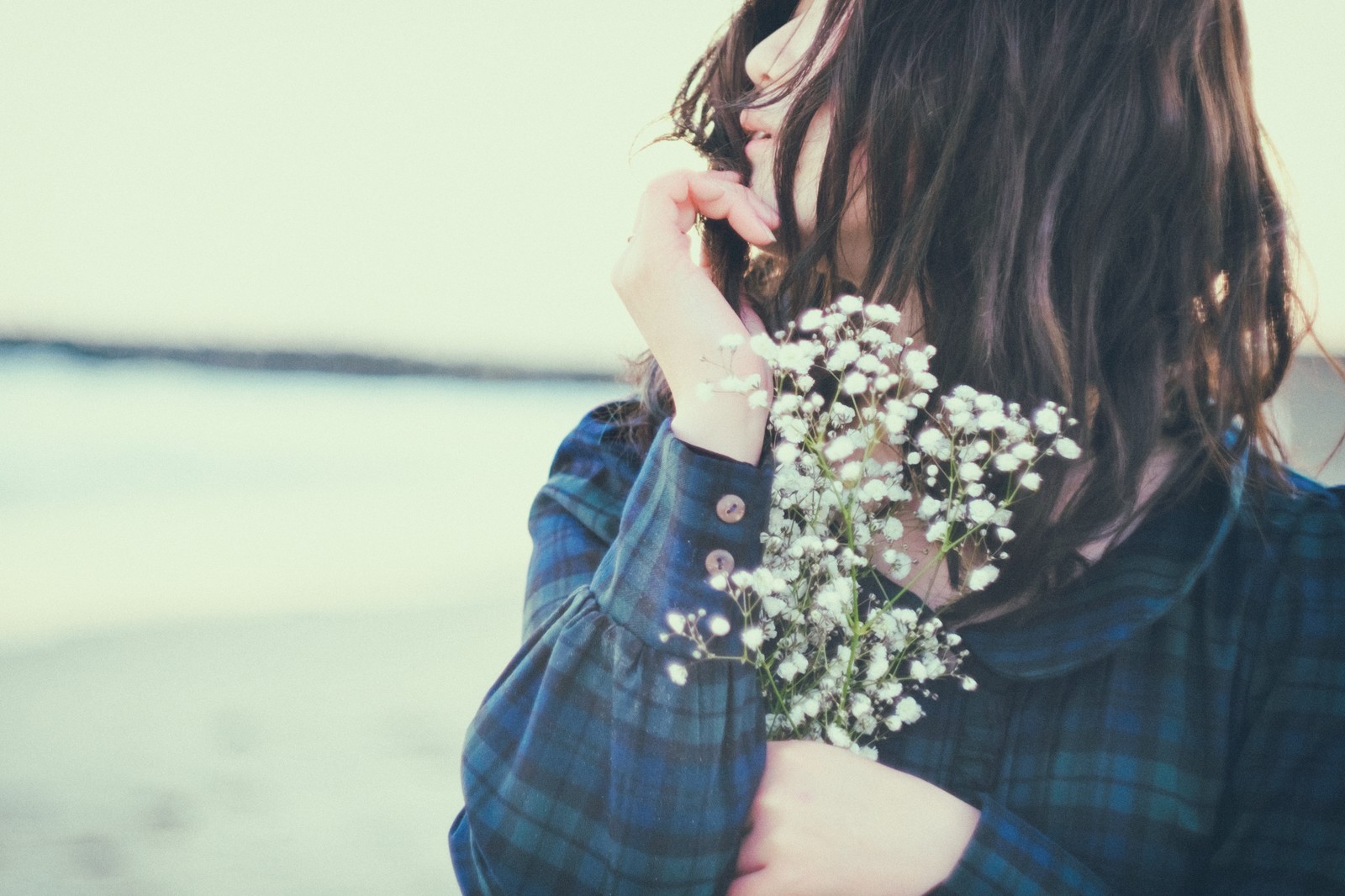 パーマは時間がどれくらいかかる？美容院でかかる時間を解説！ | Lovely[ラブリー]のイメージ