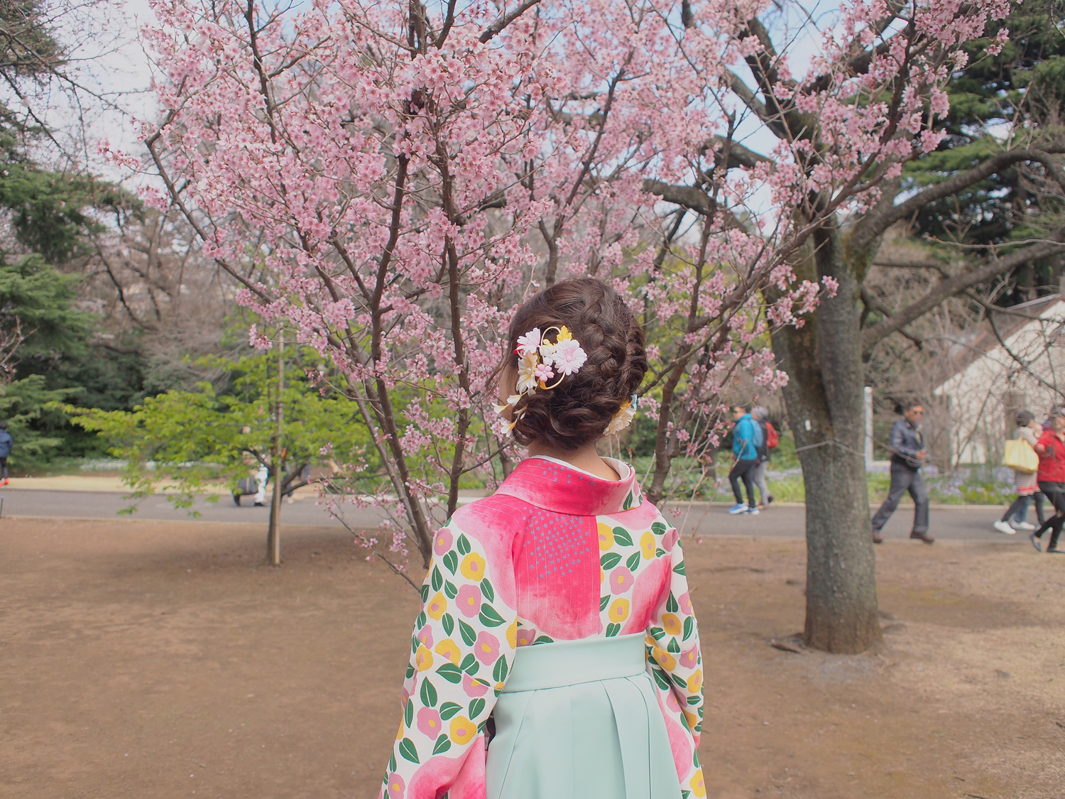 卒業式の袴に似合う髪型・ヘアアレンジを長さ別に特集!【2023】のイメージ