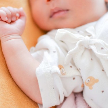 赤ちゃんの痙攣の症状と原因、対処法解説！新生児のひきつけに要注意
