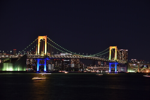 クリスマスは大阪でデート！ディナー・ホテル・イルミのおすすめは？ | Lovely[ラブリー]のイメージ