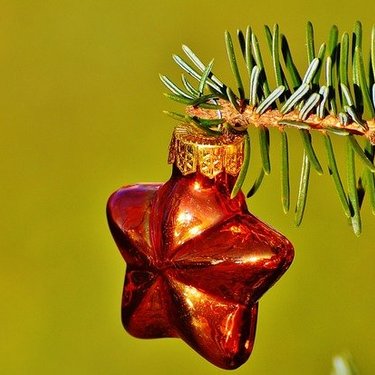 クリスマスの折り紙の簡単な折り方！飾り・リース・サンタなど！