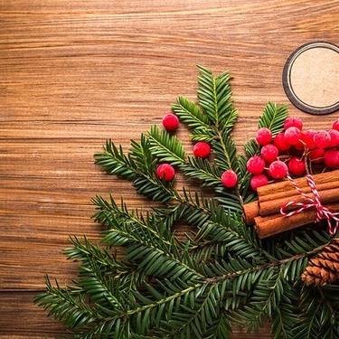 クリスマススワッグの作り方・飾り方！リースよりもおしゃれ？