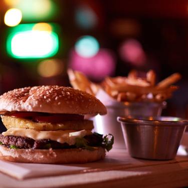 モスバーガークリスマス2022！モスチキンの予約方法や値段は？