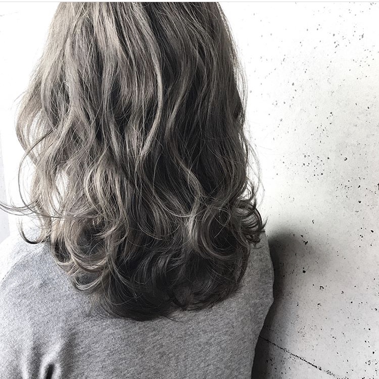 グレージュのグラデーションカラー特集！【髪の長さ別】 | Lovely[ラブリー]のイメージ