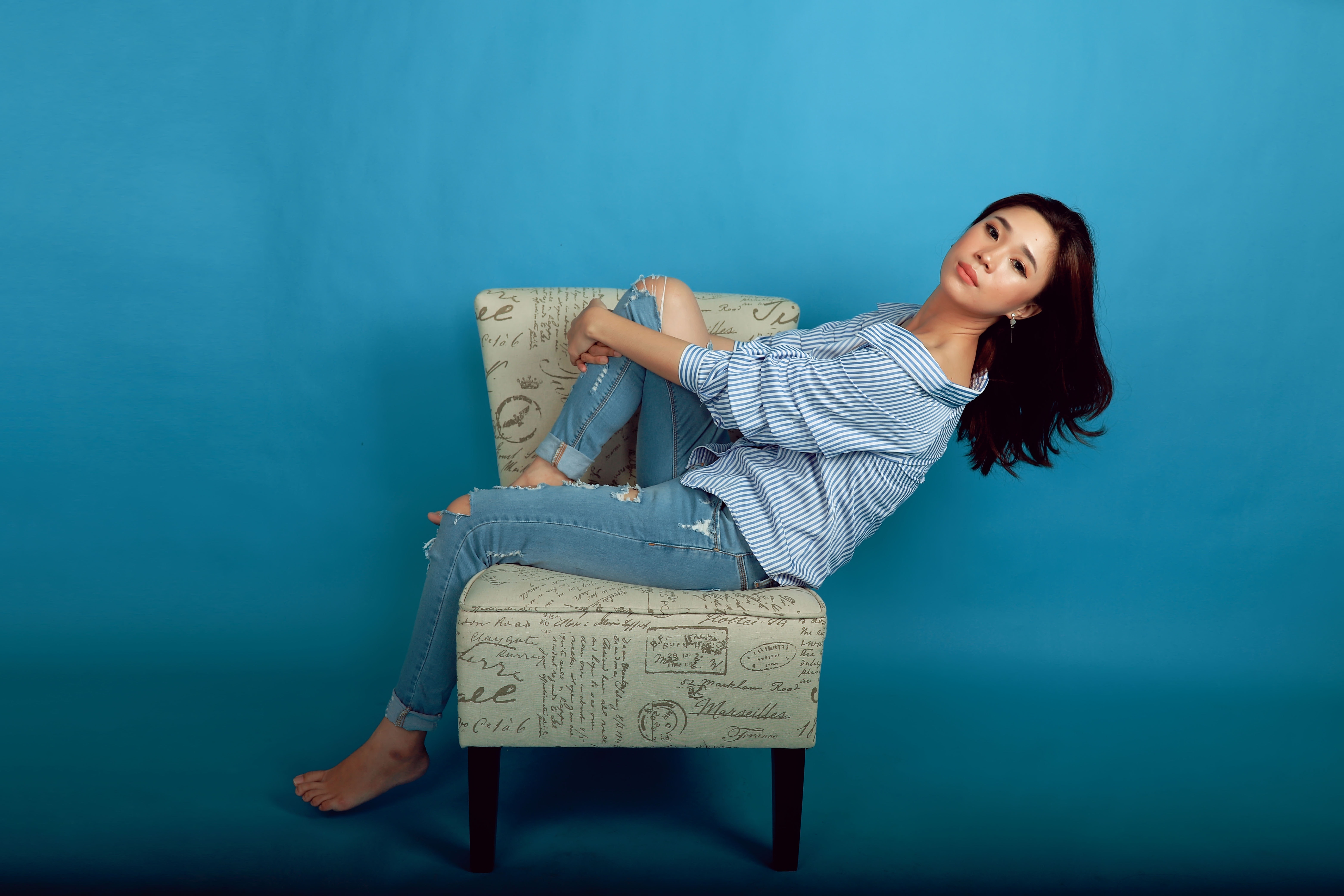 ブルーアッシュグレーとは？今大人気の透明感抜群カラー【外国人風】 | Lovely[ラブリー]のイメージ