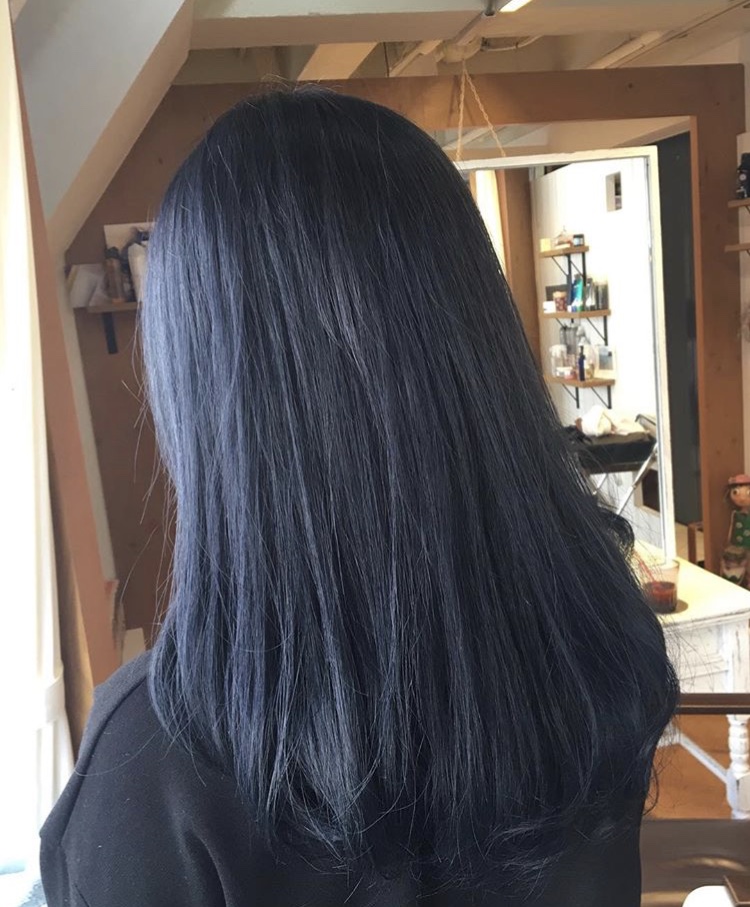 秋冬の髪色はネイビーアッシュでしょ！【色落ちしない】 | Lovely[ラブリー]のイメージ