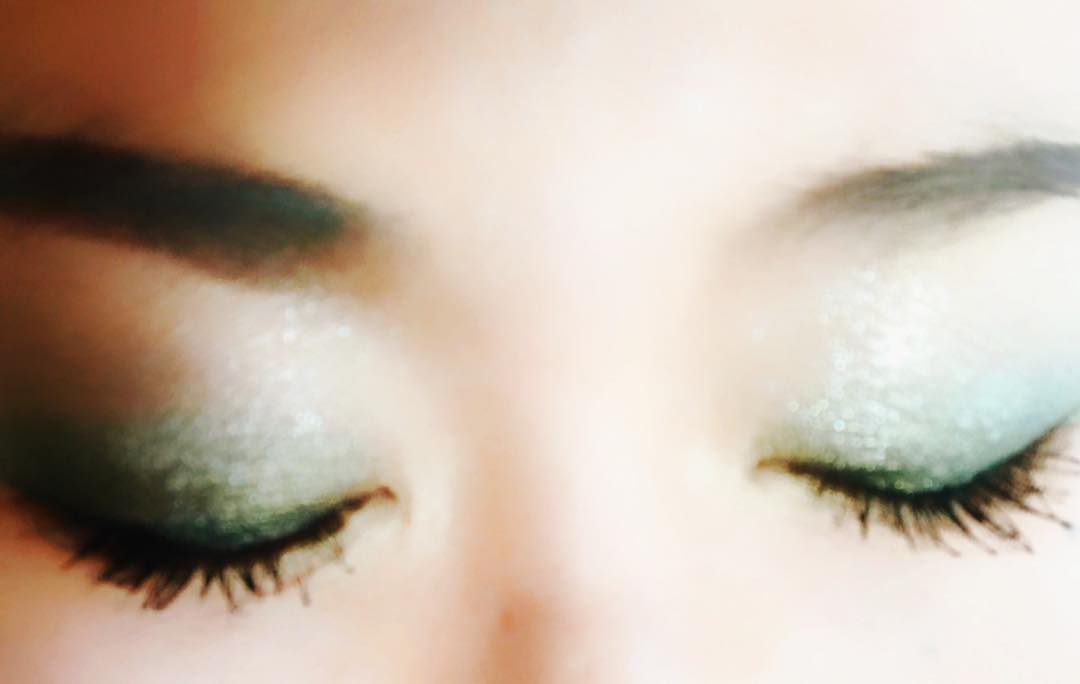 カーキアイシャドウの使い方7選！色っぽいトレンドカラー！ | Lovely[ラブリー]のイメージ