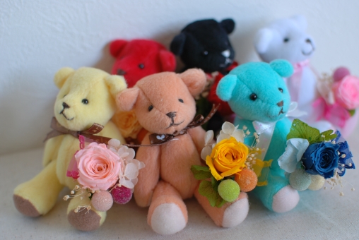 ぬいぐるみ・人形の捨て方！寄付をするのが一番？【処分方法】 | Lovely[ラブリー]のイメージ