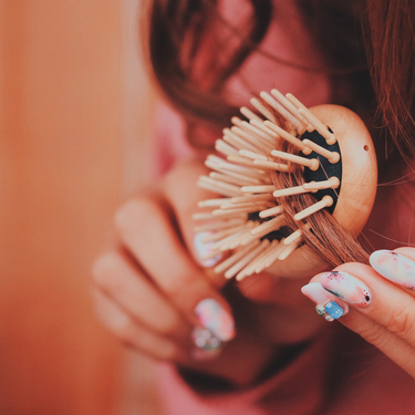 ミルクティーアッシュってどんな髪色？ヘアスタイル紹介！【長さ別】