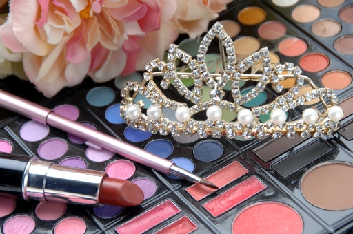 結婚式のお呼ばれメイクを自分でする方法！失敗しないゲストメイク！ | Lovely[ラブリー]のイメージ