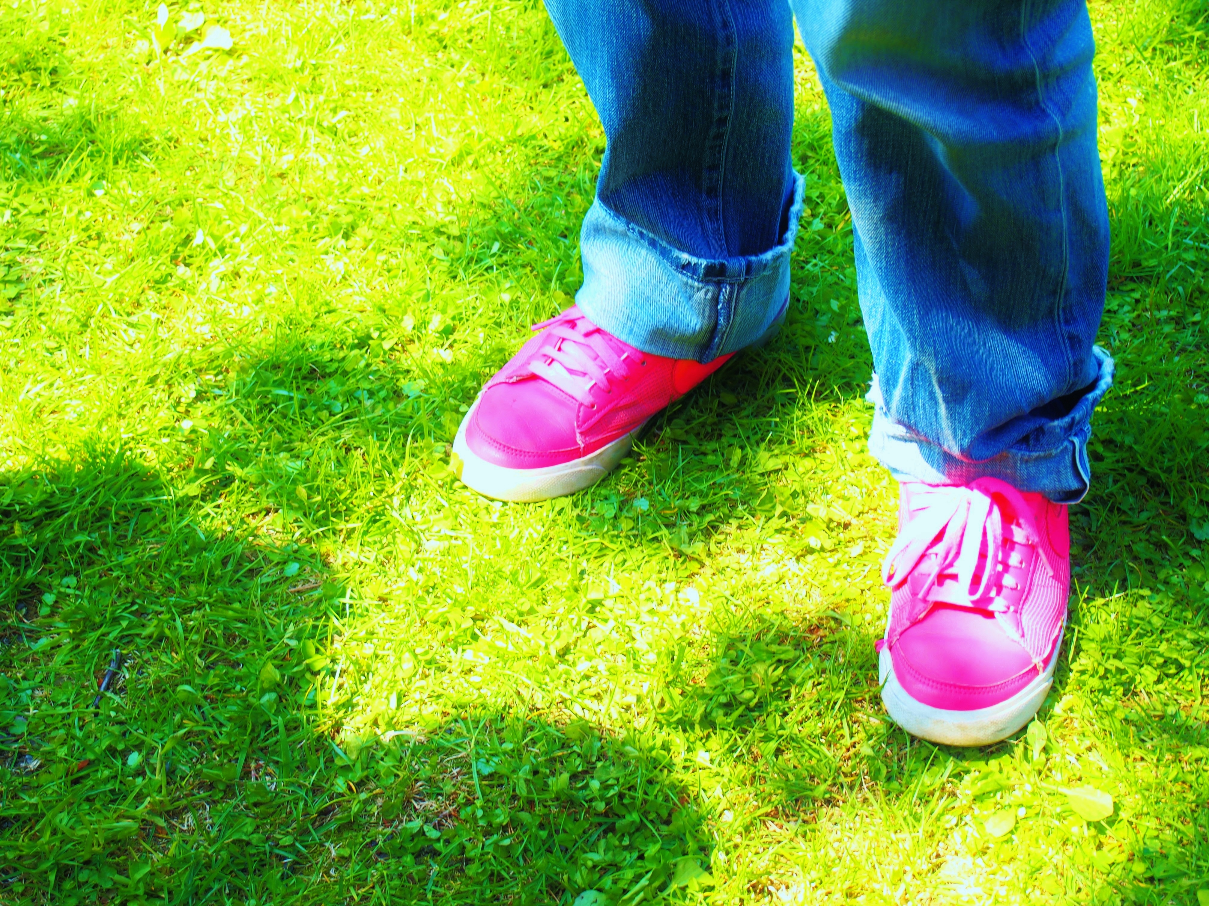 ピンクスニーカーコーデ春夏秋冬別特集！ナイキがおすすめ？のイメージ