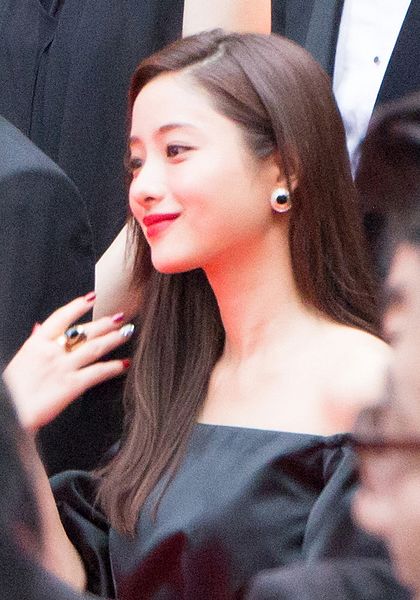 石原さとみのメイク道具は？アイメイクのやり方も解説！ | Lovely[ラブリー]のイメージ