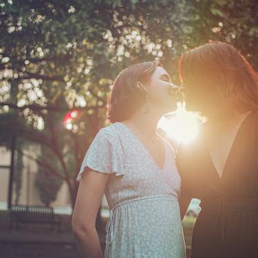 女同士でキスする心理11選！