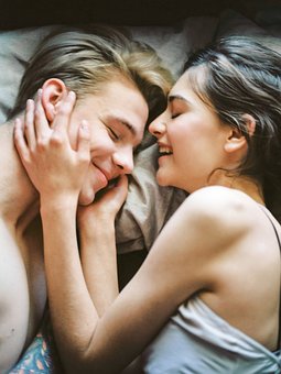 愛のあるセックスの特徴7選！愛のないセックスとの違いとは？ | Lovely[ラブリー]のイメージ
