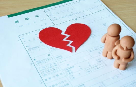 離婚式とは？どんな感じか詳細に解説します！ | Lovely[ラブリー]のイメージ