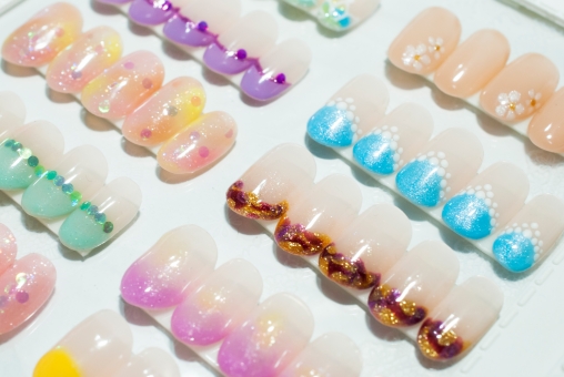 100均のネイルシールがおしゃれ！セリア・ダイソーで買いたい！ | Lovely[ラブリー]のイメージ