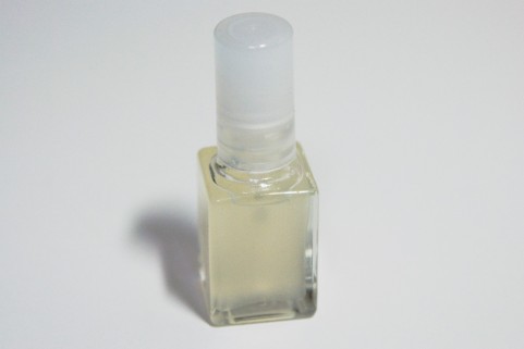 ネイルオイルの使い方は？オイルで爪を正しくケアしよう！のイメージ