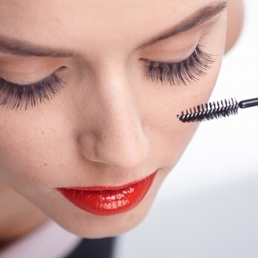 奥二重アイメイクの方法!アイシャドウの塗り方を解説!