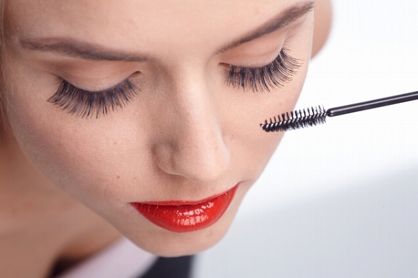 奥二重アイメイクの方法！アイシャドウの塗り方を解説！ | Lovely[ラブリー]のイメージ