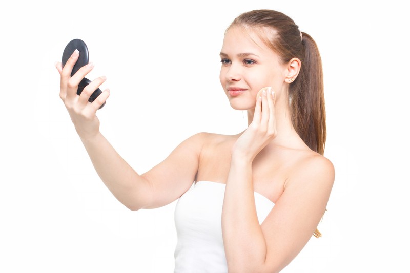 BBクリームとファンデーションの違いとは？使い方や順番を解説！ | Lovely[ラブリー]のイメージ