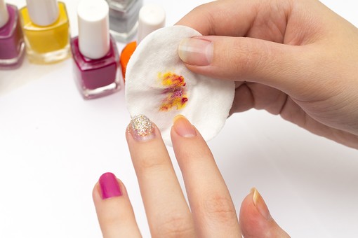 マニキュアの落とし方まとめ！除光液を使わない方法も解説！ | Lovely[ラブリー]のイメージ
