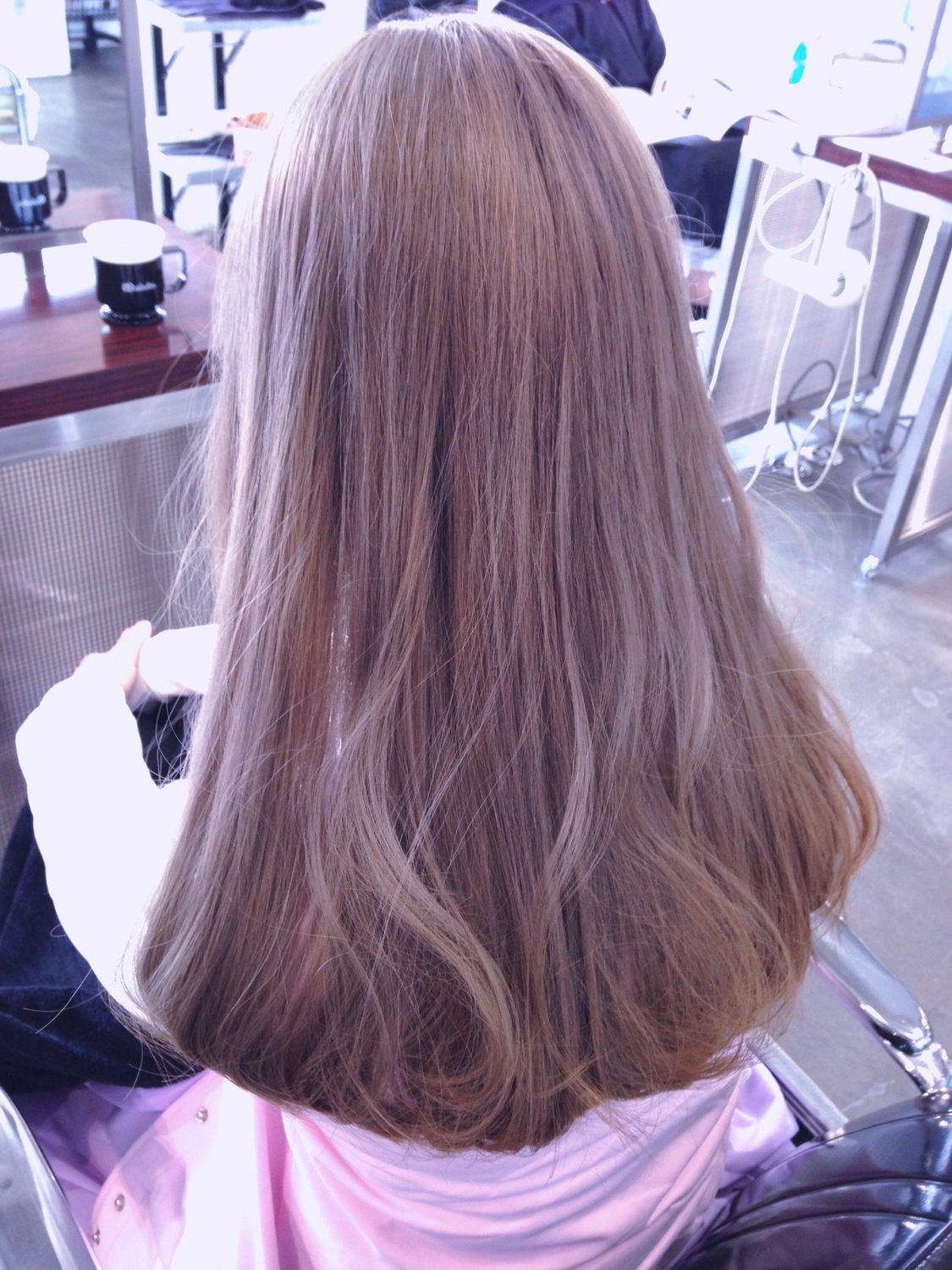 【ラベンダーアッシュ】暗めのヘアカラーが色落ちしてもおしゃれ！ | Lovely[ラブリー]のイメージ