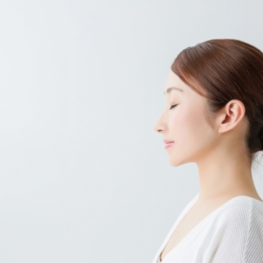 ミディアムのお団子ヘアアレンジ9選！不器用でも大丈夫！【簡単】