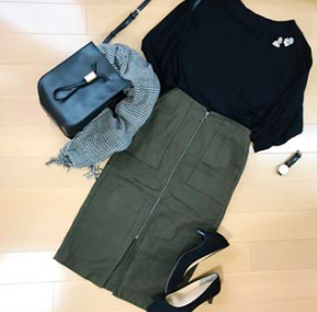 カーキスカートコーデ55選！秋冬から春夏まで使える！【おしゃれ】 | Lovely[ラブリー]のイメージ