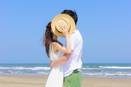 ファーストキスの仕方9選！初めてのキスもこれで上手くいく！ | Lovely[ラブリー]のイメージ