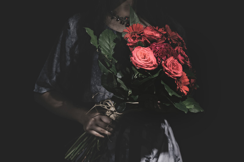 グレーアイシャドウでつくる大人メイク！おすすめから使い方まで！ | Lovely[ラブリー]のイメージ