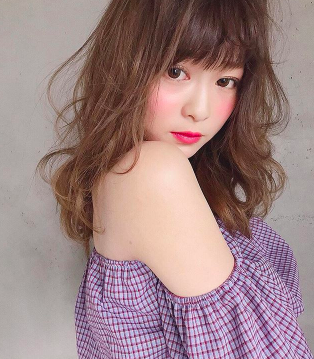 面長さんに似合うロングヘアスタイルまとめ！【面長女性必見】 | Lovely[ラブリー]のイメージ