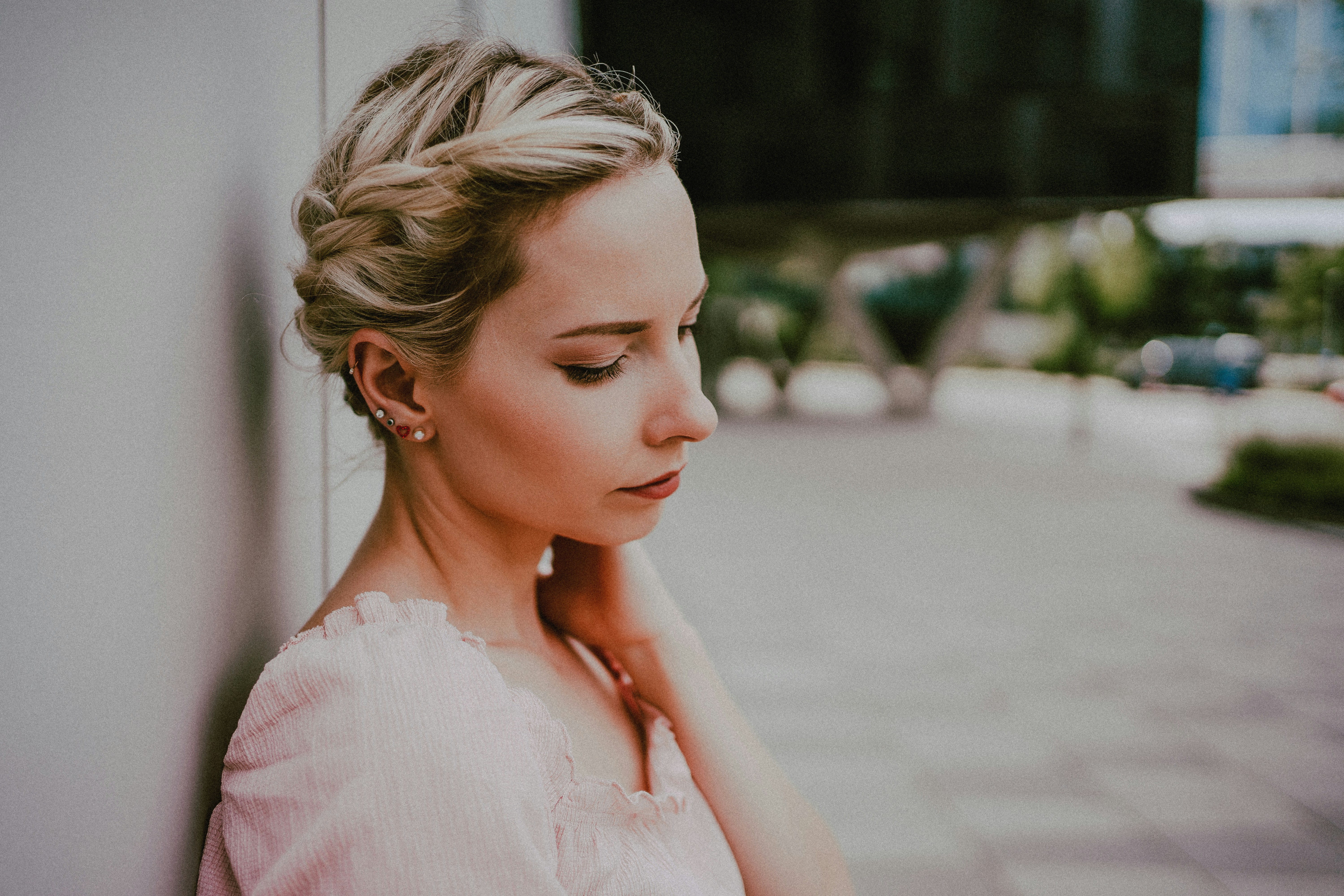 前髪編み込みのやり方！前髪の三つ編みも！【簡単アレンジ】 | Lovely[ラブリー]のイメージ