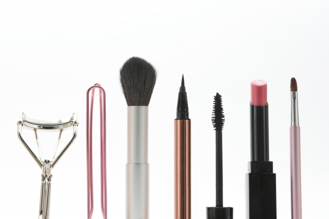 黒髪の眉毛の色は？眉マスカラの書き方解説！グレーや茶色がおすすめ？ | Lovely[ラブリー]のイメージ