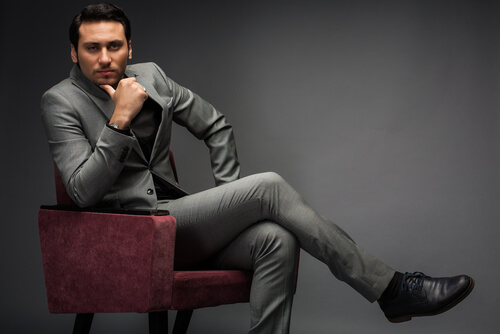 ツーブロック×七三分けスタイル35選！デキるメンズの髪型はこれ！ | Lovely[ラブリー]のイメージ