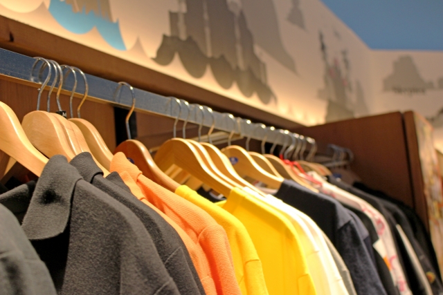 スウェットスカートコーデ45選！カジュアルでオシャレに！ | Lovely[ラブリー]のイメージ