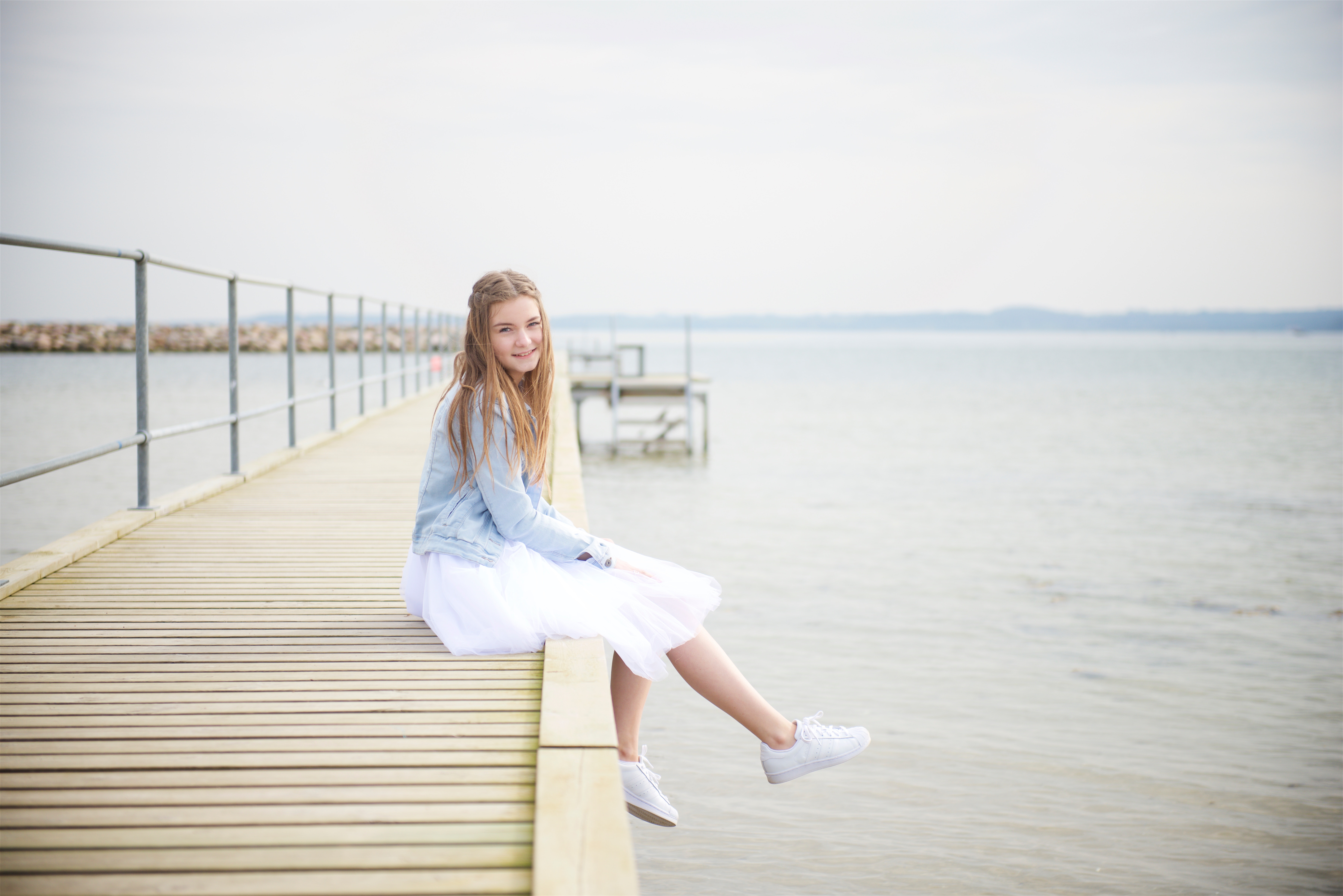 フレアスカートコーデ特集！春夏におすすめの色やスタイルは？ | Lovely[ラブリー]のイメージ