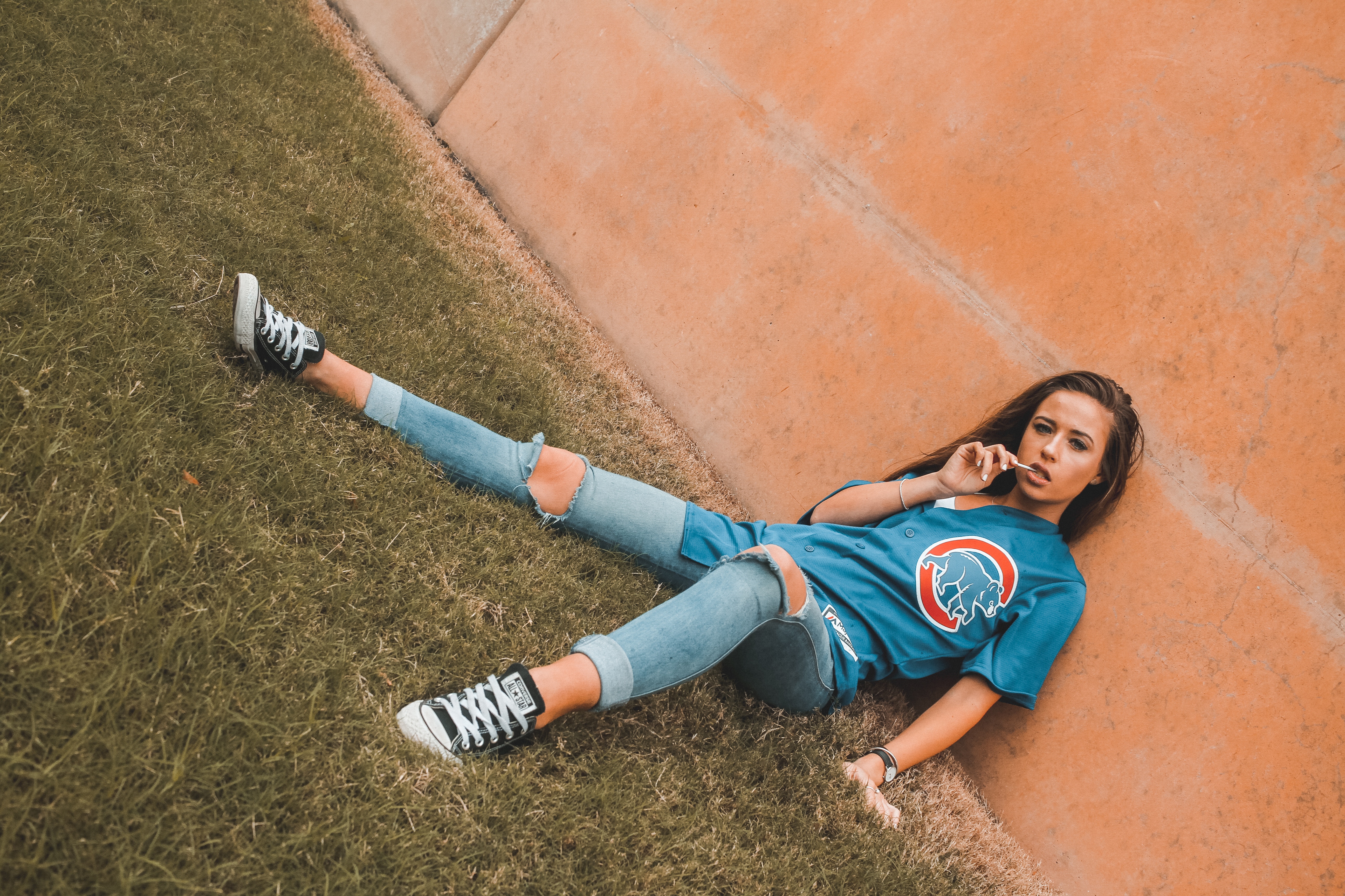 ハイカットスニーカーのレディースコーデ！人気の履き方50選！ | Lovely[ラブリー]のイメージ