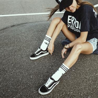 スニーカー×靴下はちょい見せがコツ?合わせ方のポイント解説!