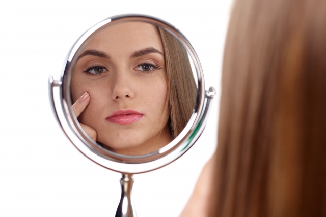 コンシーラーおすすめくま隠し11選！タイプ別の選び方や使い方は？ | Lovely[ラブリー]のイメージ