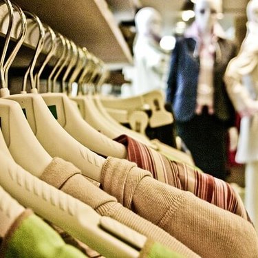 コートのベルトの結び方は？フロントやバックのアレンジ11選！