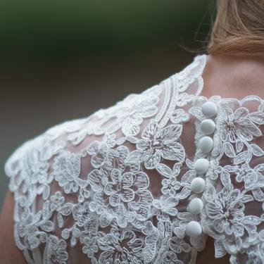 結婚式のショートヘアアレンジ！自分でできるお呼ばれヘアアレンジは？